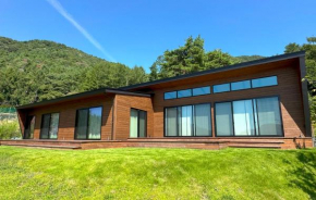 Villa Yamagara with lake view